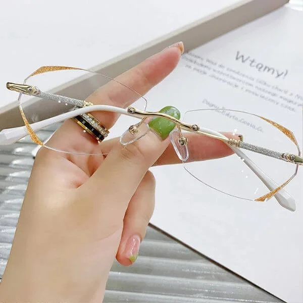 نظارات قراءة عصرية